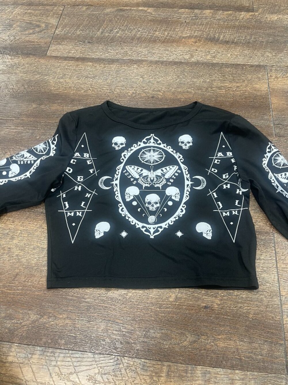 ROMWE Gothic Whimsigoth Skull Moth Celestial Crop Top M - Picture 3 of 7